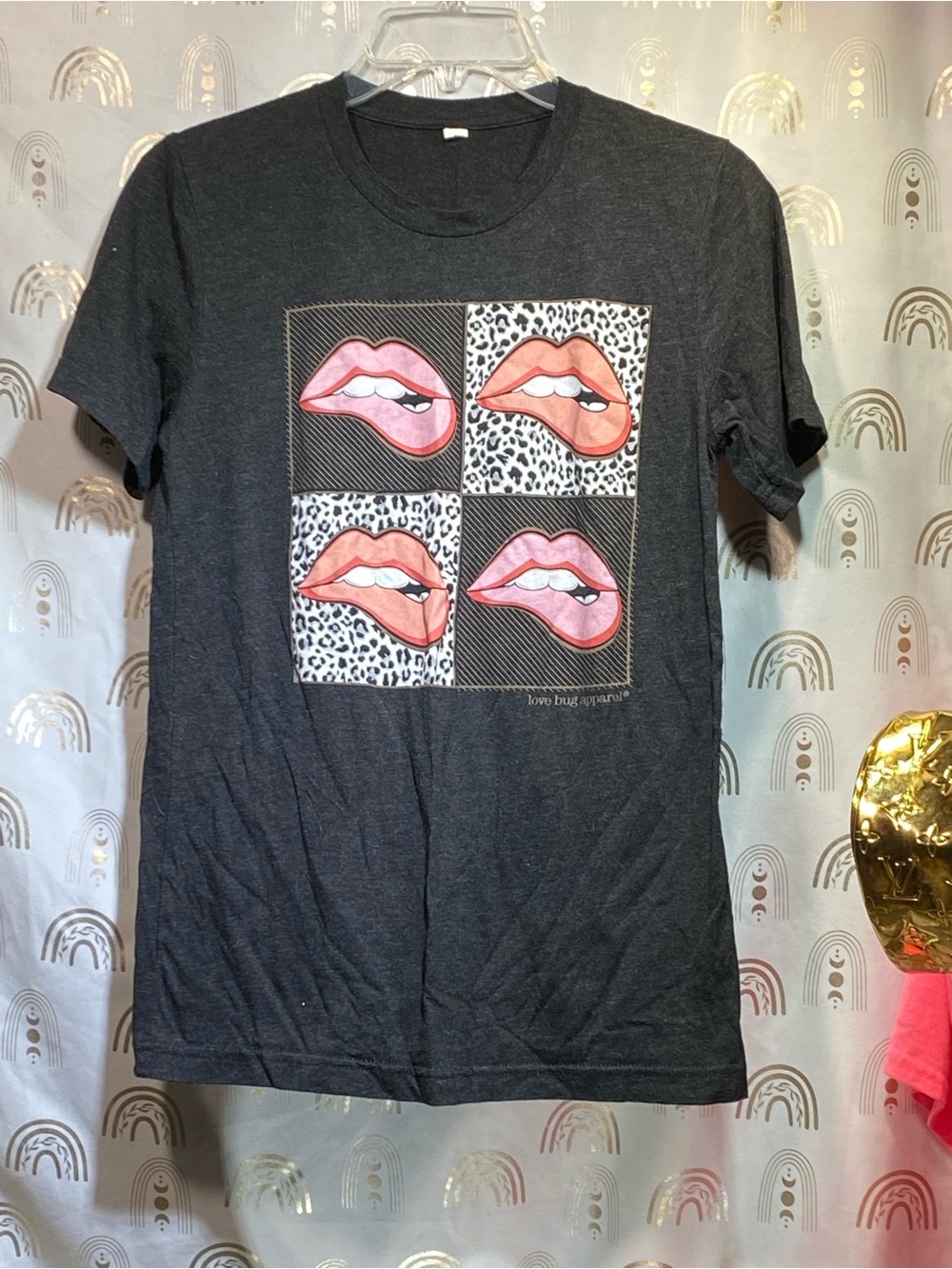 Charcoal Tee with Four Lip Pop Graphic
